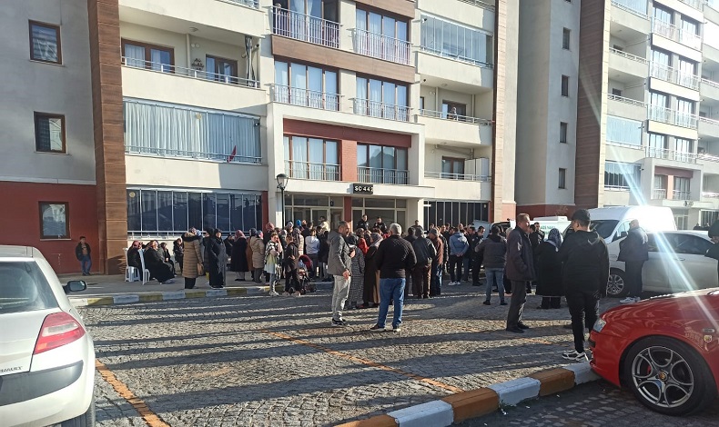 Bekçi eşini öldürüp intihar etti