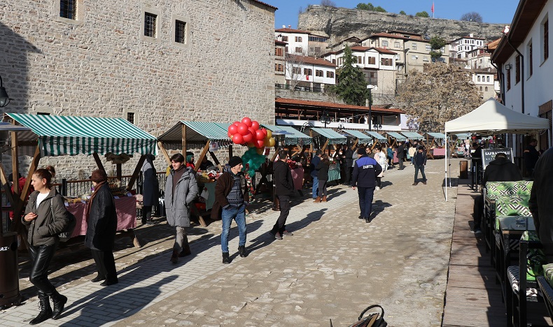 Esnafa nefes aldıracak yılbaşı panayırı kuruldu