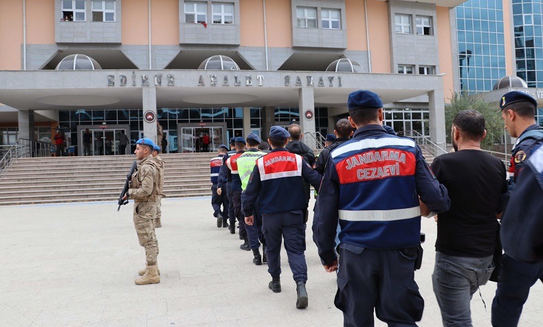 Edirne’de jandarma ekipleri 105 şüpheli şahsı kıskıvrak yakaladı