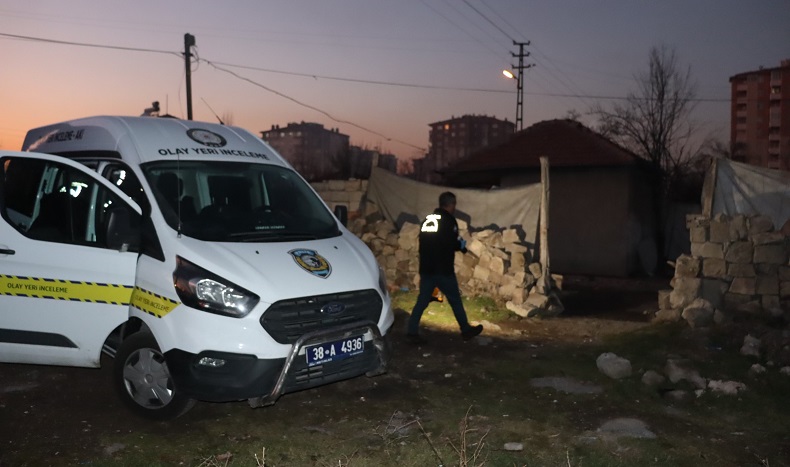 Bıçağın üzerine düşen kadın ağır yaralandı