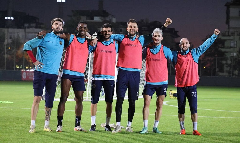 Alanyaspor, Antalyaspor maçı hazırlıklarına başladı