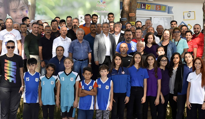 Muratpaşa’dan 94 kulübe 7’şer bin lira destek