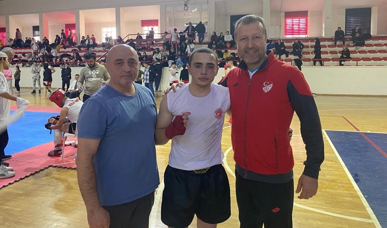 Eskişehirli kick boksçunun hedefi Türkiye Şampiyonluğu