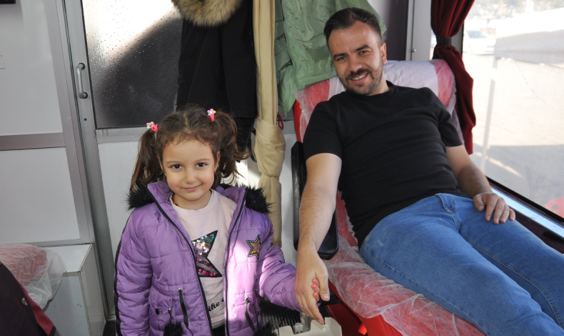 Minik öğrencilerden kan bağışı çağrısı