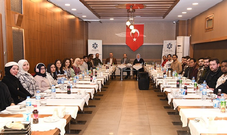 Rektör Çakmak, öğrencilerle buluştu