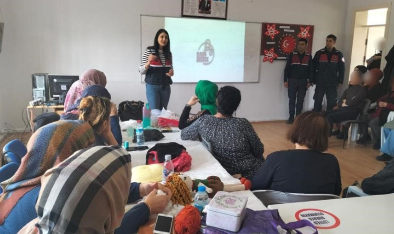 Jandarmadan kadınlara KADES eğitimi