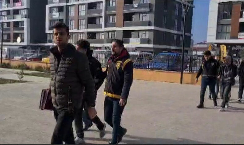 Cep telefonu hırsızı 3 kişi tutuklandı