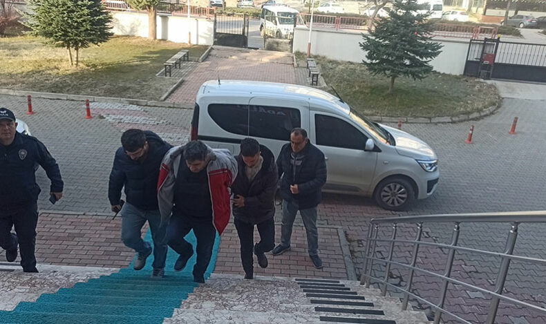 Eski eşini ve kızını öldüren şüpheli adliyeye sevk edildi