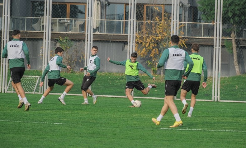 Bursaspor topa sahip olma çalıştı