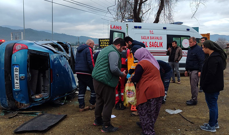 Seydikemer’de aynı yerde bir dakikada iki kaza