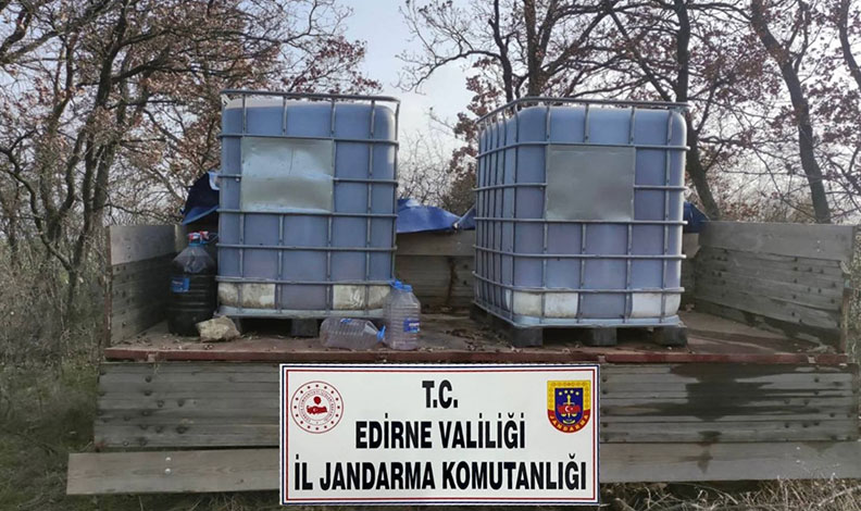 Binlerce litre kaçak şarabı ormana saklamışlar