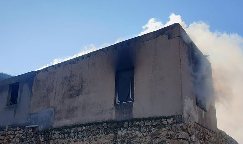 Mardin’de boş olan ev yanarak kullanılamaz hale geldi