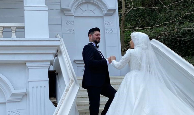 Balayı için gittikleri otelde can verdiler