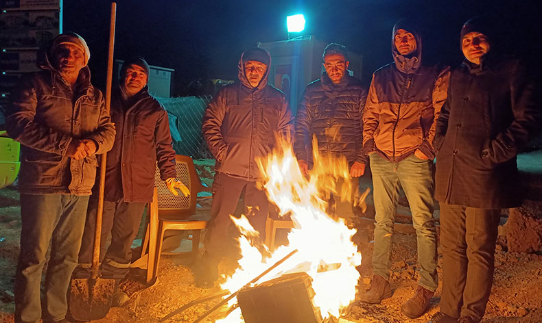 Afşin’de deprem konutlarının yolu asfaltlanıyor
