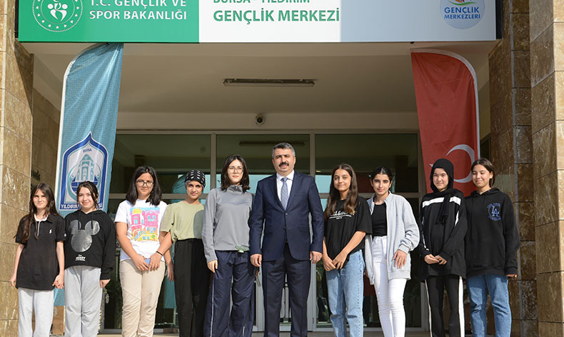 Yıldırım Gençlik Merkezi Kütüphanesi hizmete hazır