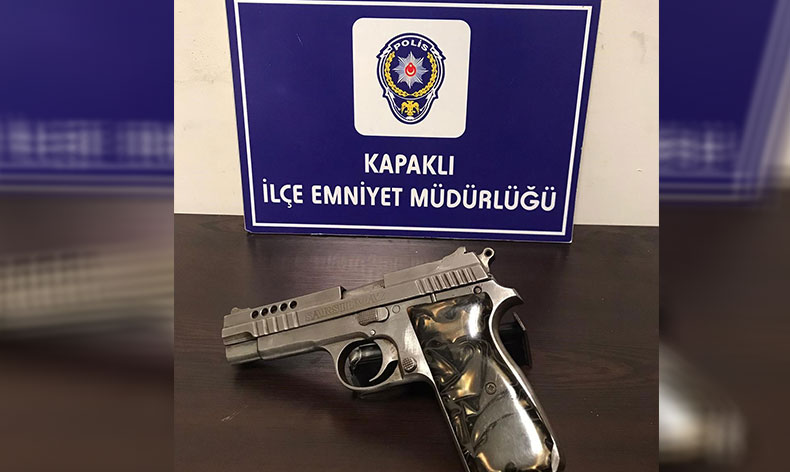 Araç içerisinden havaya ateş açan şahıs yakalandı
