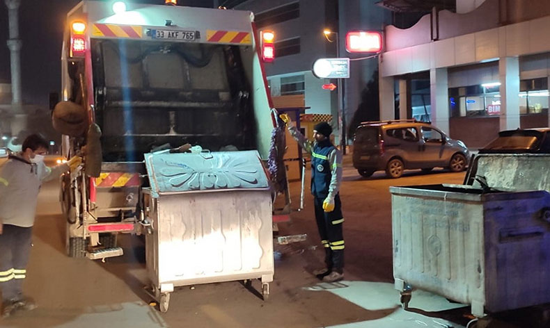 Akdeniz’de günlük 40 ton çöp toplanıyor