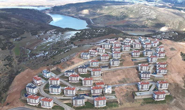 İnegöl’de tamamlanan TOKİ 3. Etap’ta anahtar teslim