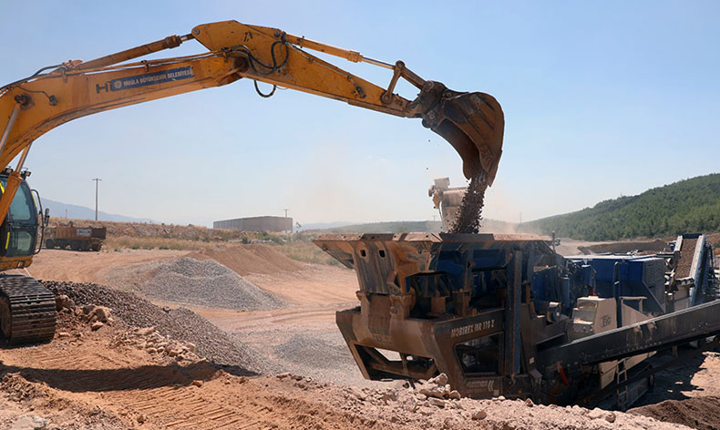 385 bin ton inşaat atığı bertaraf edildi