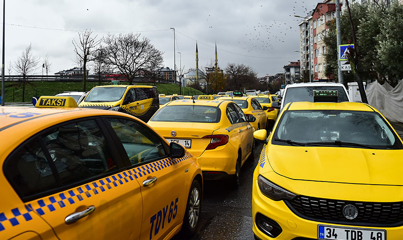Taksiciler taksimetrelerini güncellemeye başladı