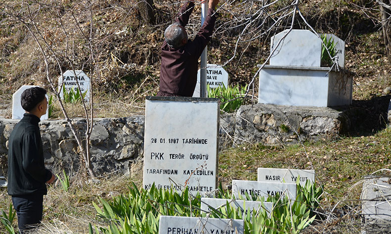Düğün günü köy basıp el bombası attılar