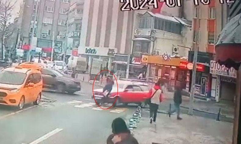 Yaya geçidinde yayaya çarptı