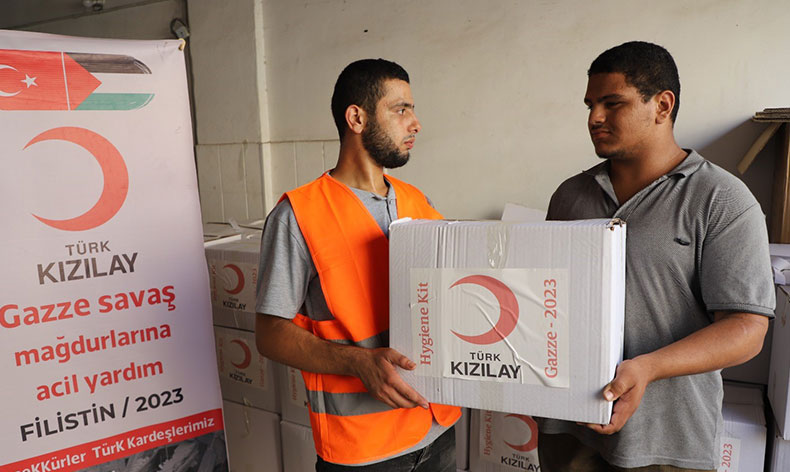 Kızılay tonlarca yardımı Gazze’ye ulaştırdı