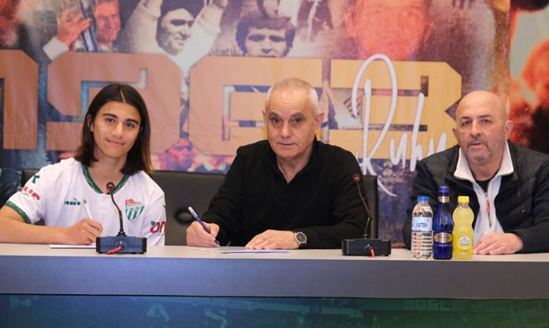 Bursaspor’da imzalar atıldı