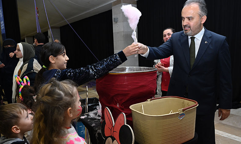 Bursa yetimlerine sahip çıkıyor