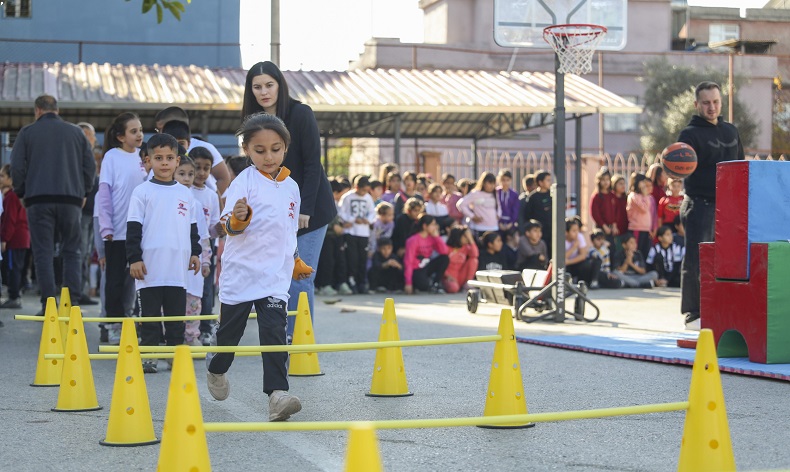 Mersin’de sporbüs ile çocuklar sporla buluşuyor