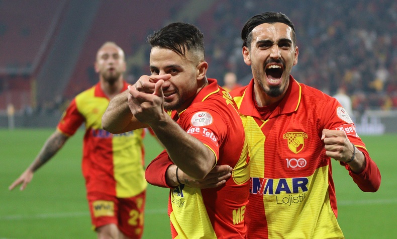 Göztepe, ikinci yarılarda açılıyor