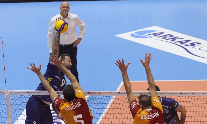 Arkas Spor, Galatasaray deplasmanında