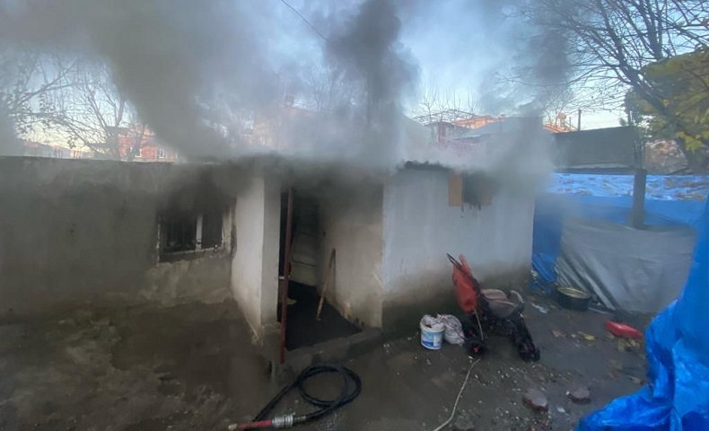 Osmaniye’de ev yangını