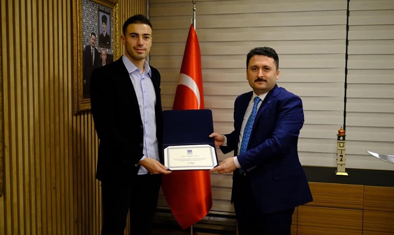 Oğuzhan Çakır, Süper Lig’in en genç hakemi oldu