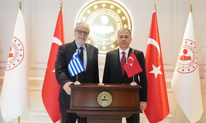 Bakan Yerlikaya, Yunanistan Denizcilik ve Ada Politikaları Bakanı Stylianides ile bir araya geldi