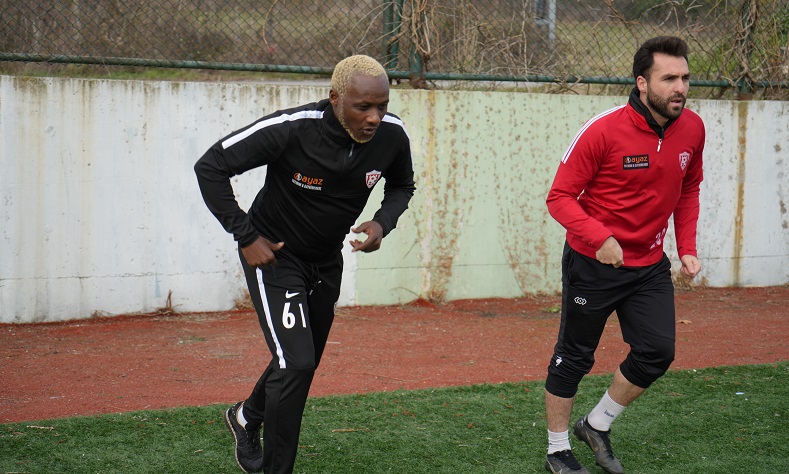 İbrahim Yattara, İstanbul’da Amatör Lig’de oynuyor