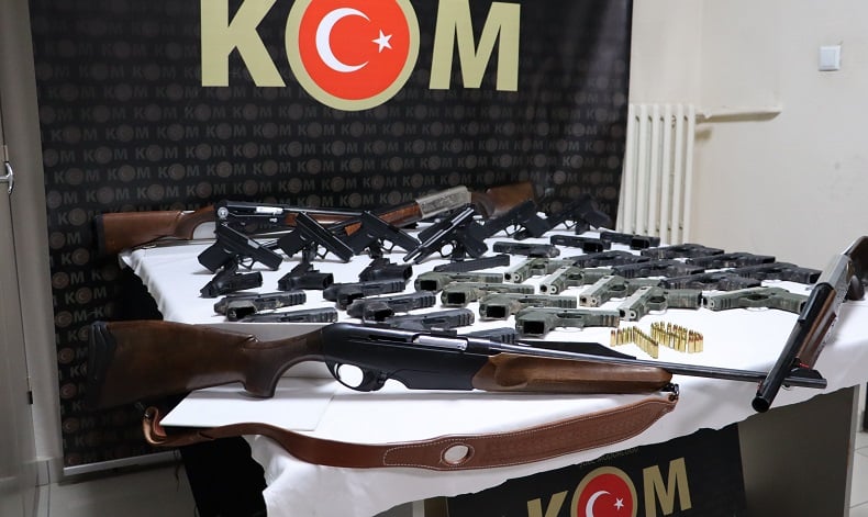 Karaman’da silah operasyonu: 4 tutuklama