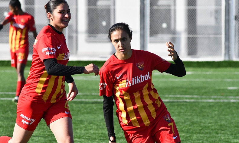 Zeynep Bilir hat-trick yaptı, 11 maçta 15 gol attı