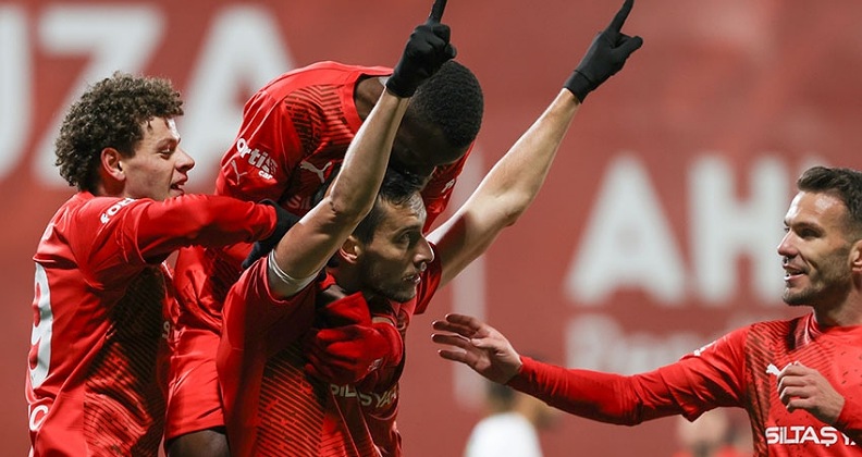 Pendikspor çıkışını sürdürdü