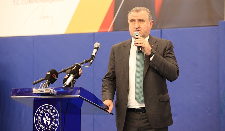 Bakan Bak’tan Fenerbahçe’ye tebrik mesajı