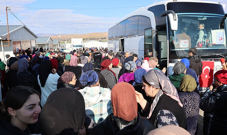 Ahıska Türkleri yeni yuvalarına uğurlandı