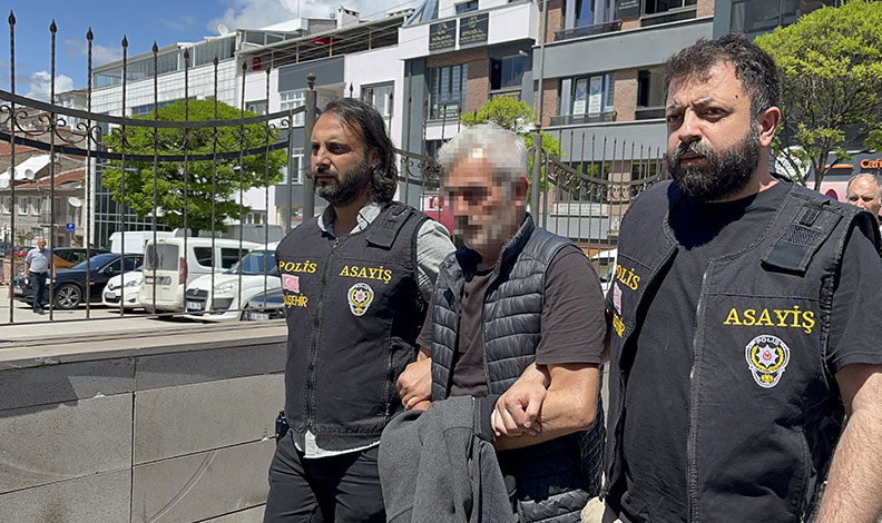 Baba ve oğlunun yargılandığı cinayet davası ertelendi