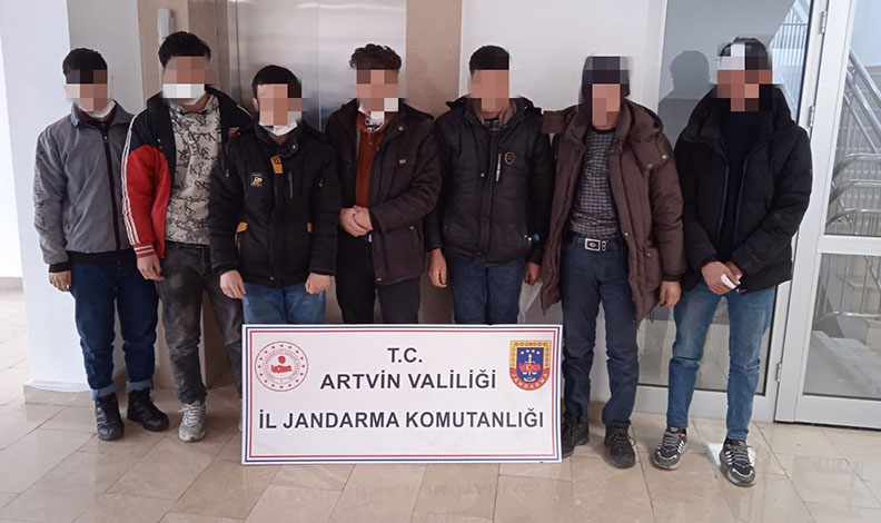 Artvin’de 7 kaçak göçmen yakalandı
