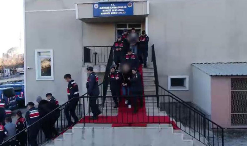 Ankara’da taksi şoförünü silahla vurarak gasp eden 8 kişi yakalandı