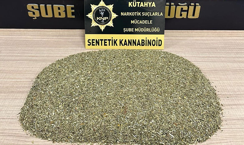 Kütahya’da uyuşturucu bulunan araçtaki 3 kişiden biri tutuklandı