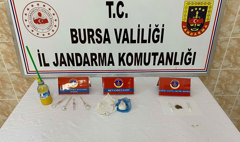 Jandarma uyuşturucu tacirlerine göz açtırmıyor