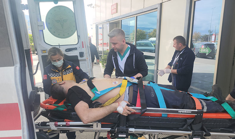 Kolunu merdanaye kaptıran işçi ağır yaralandı