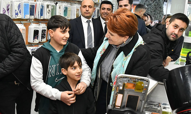 Meral Akşener, esnafı ziyaret etti