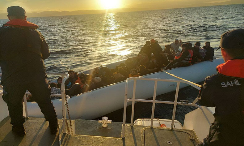 Ayvalık’ta düzensiz göçmen operasyonu