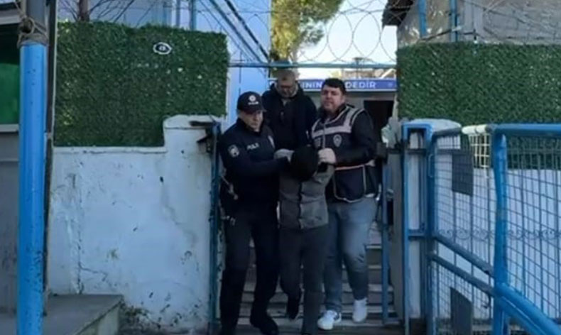 Taksicinin sırtına makas saplayan zanlı tutuklandı